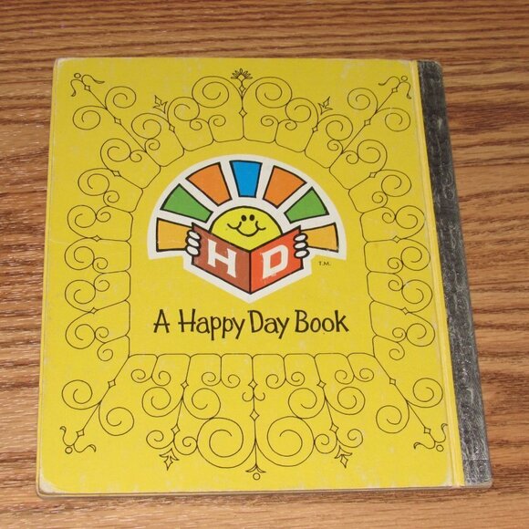 “GOD MADE PUPPIES” A Happy Day book vintage 1980 Hardcover Kids ~Marian Bennett - Picture 4 of 4